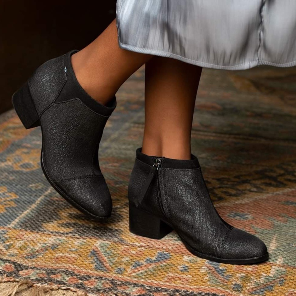 TOMS Black Shimmer Loren Ankle Boot - Women BOOTIE size 7.5